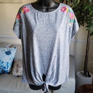 NWT W5 Floral Detail Tie Front Top
